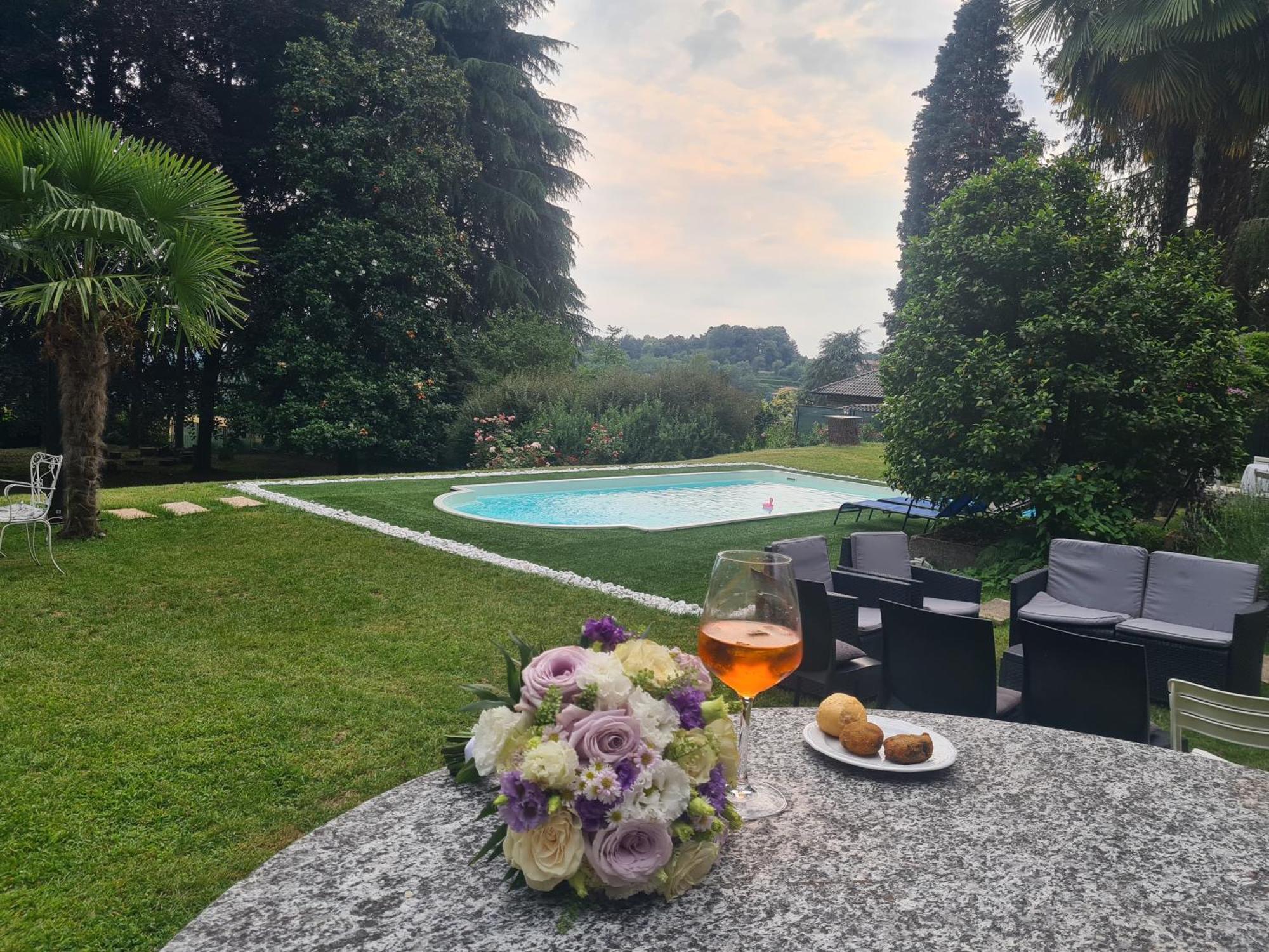 Wonderful Villa Between Como And Milano Sirtori Экстерьер фото